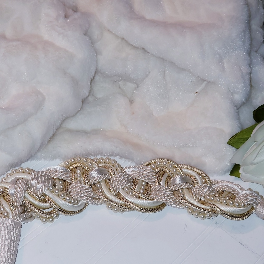 Vintage 80's style Braided pearled belt - Picture 3 of 6